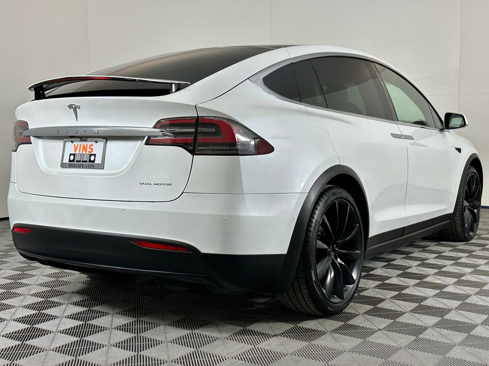 Used 2020 Tesla Model X Long Range image 6