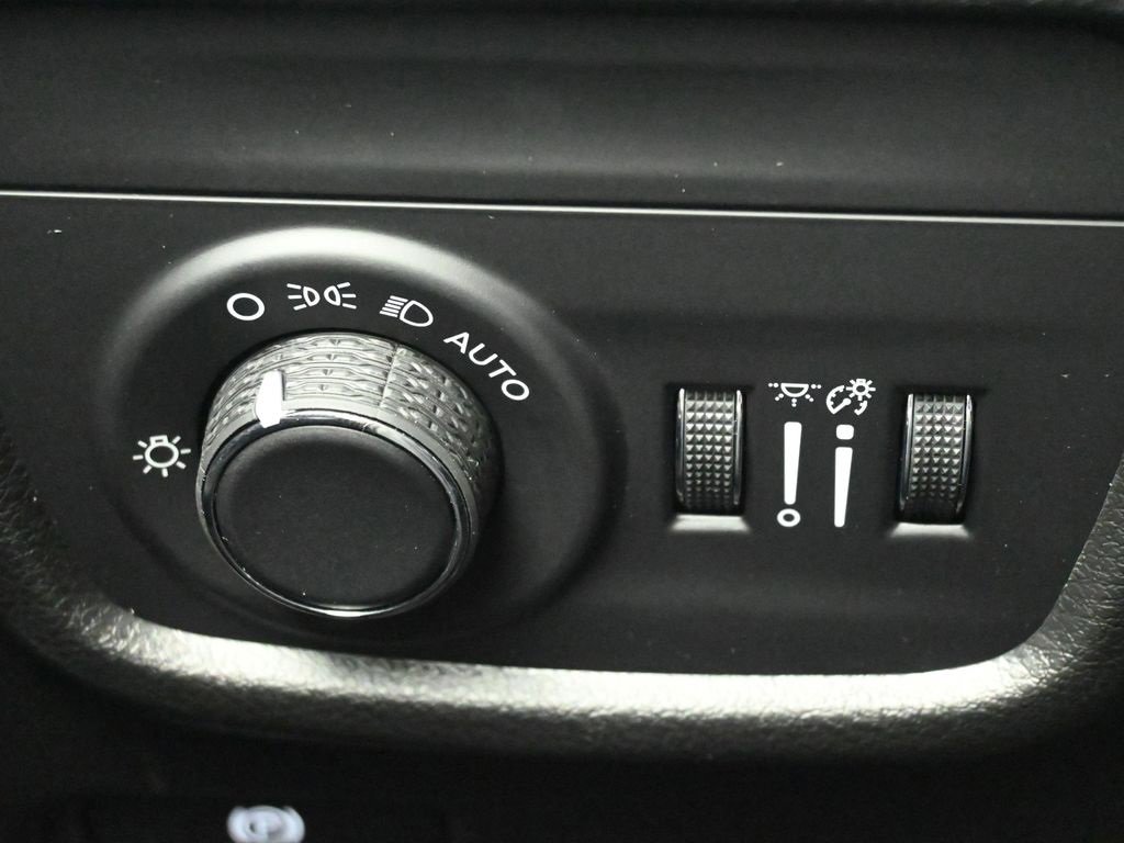 New 2026 Jeep Grand Cherokee Altitude image 22