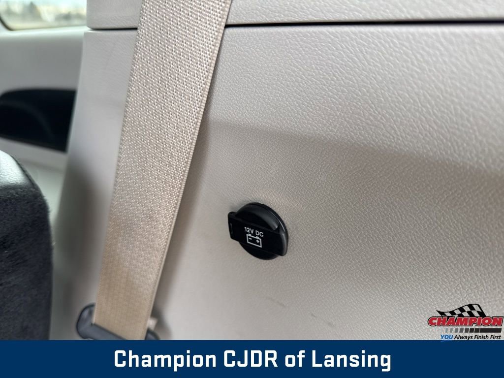 Used 2024 Chrysler Pacifica Touring-L image 14