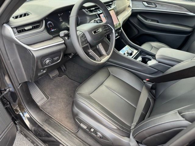 New 2025 Jeep Grand Cherokee L Limited w/ Black Appearance Package image 21