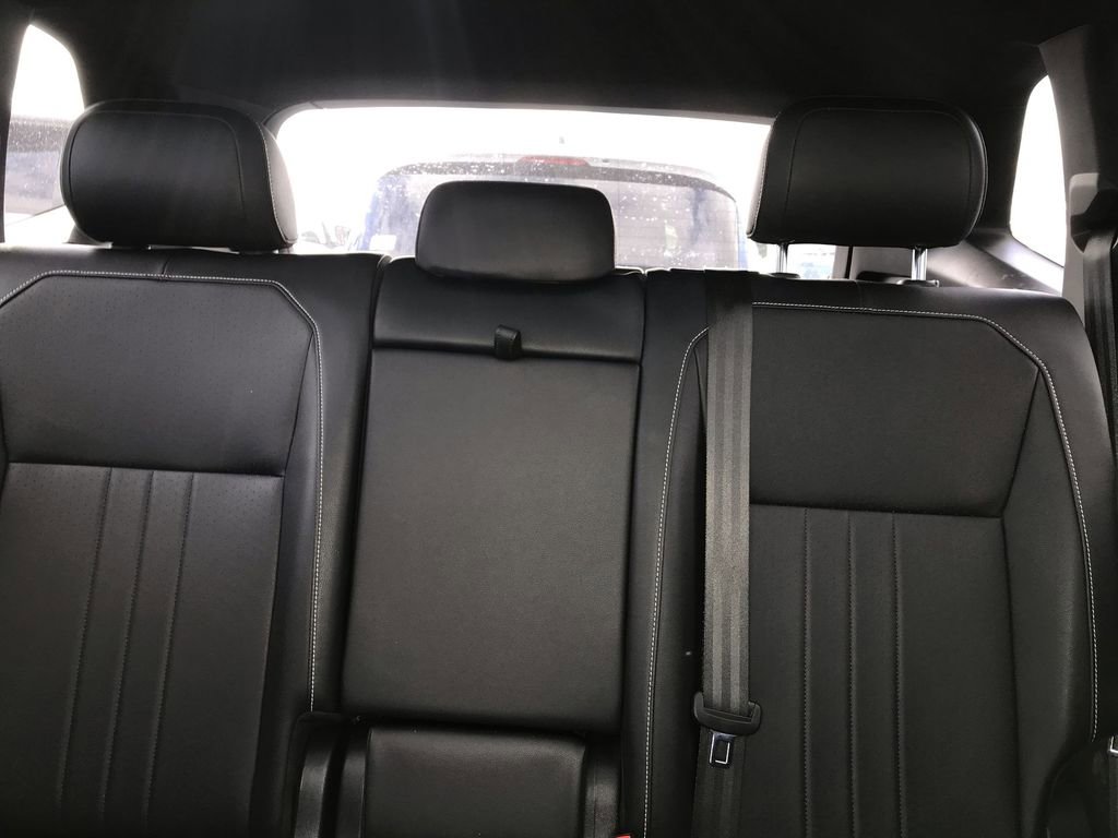 Used 2023 Volkswagen Tiguan SE R-Line image 22