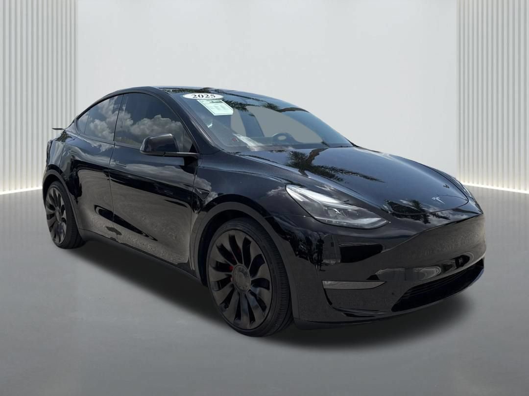 Used 2025 Tesla Model Y Performance AWD/4WD image 3