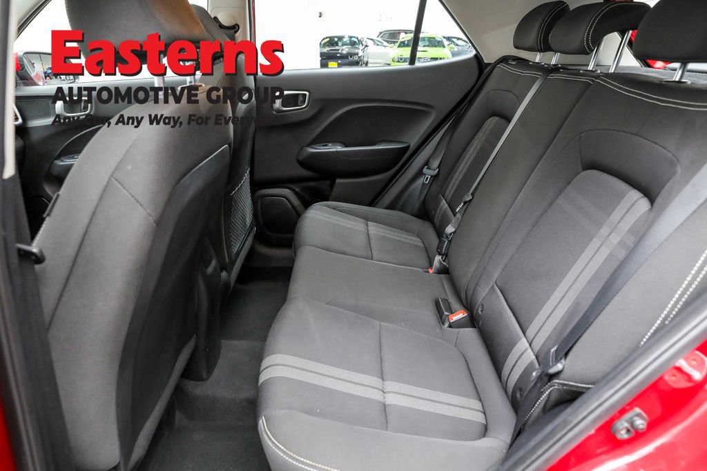 Used 2022 Hyundai Venue SEL image 37