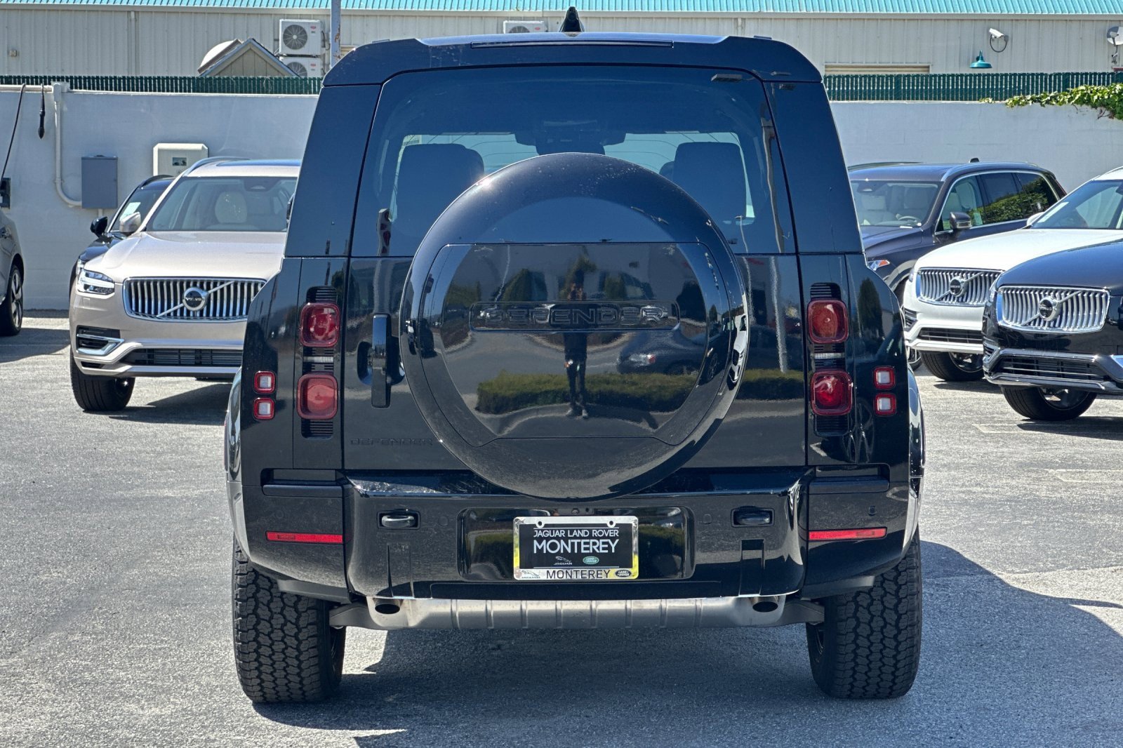 New 2024 Land Rover Defender 130 X-Dynamic SE image 4