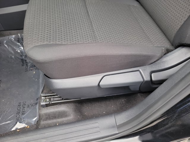 Used 2025 Nissan Kicks S image 19