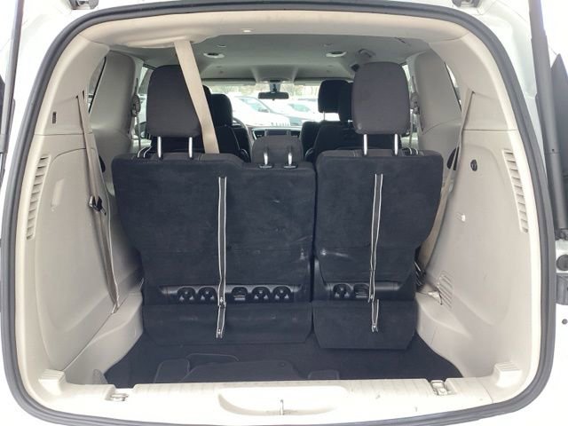 Used 2022 Chrysler Voyager LX image 7