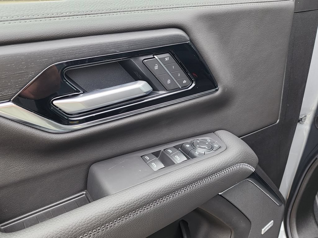 New 2026 GMC Yukon Denali AWD/4WD image 13