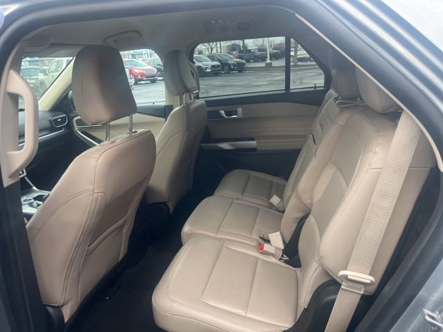 Used 2022 Ford Explorer XLT w/ Equipment Group 202A image 14