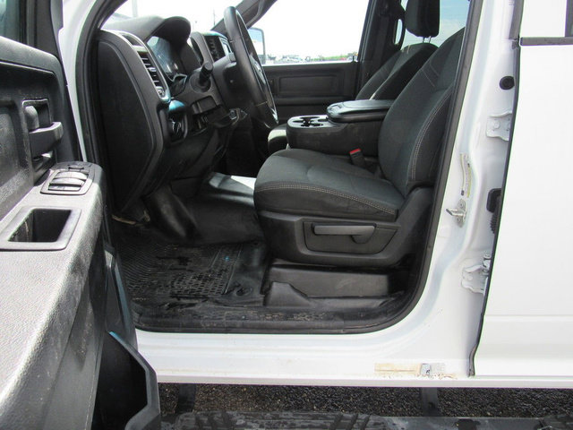 Used 2024 RAM 3500 Tradesman w/ Chrome Appearance Group AWD/4WD image 33