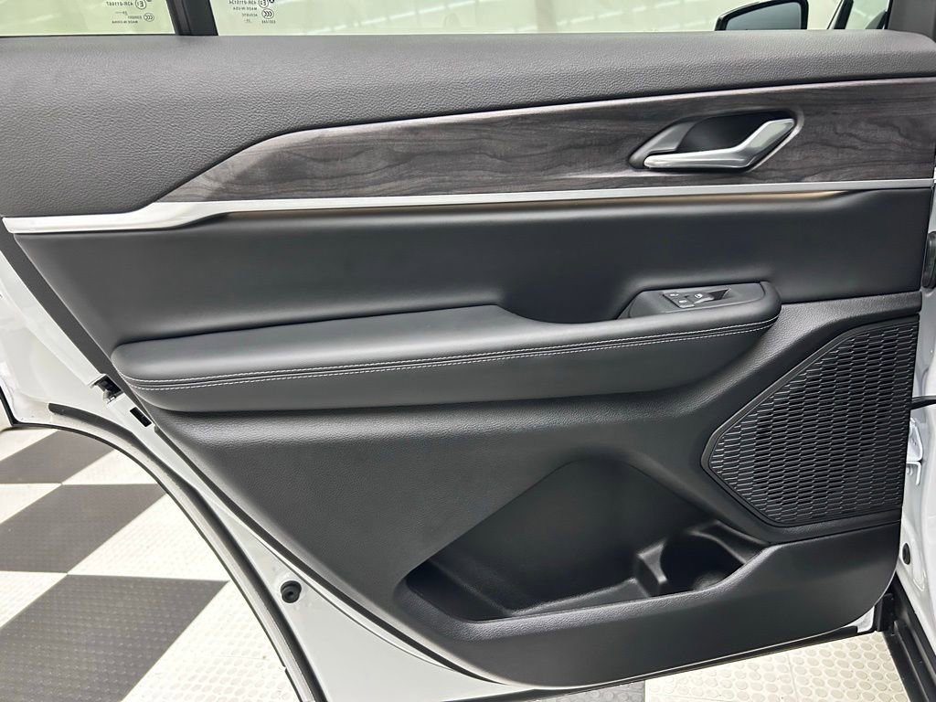 New 2025 Jeep Grand Cherokee L Limited image 13