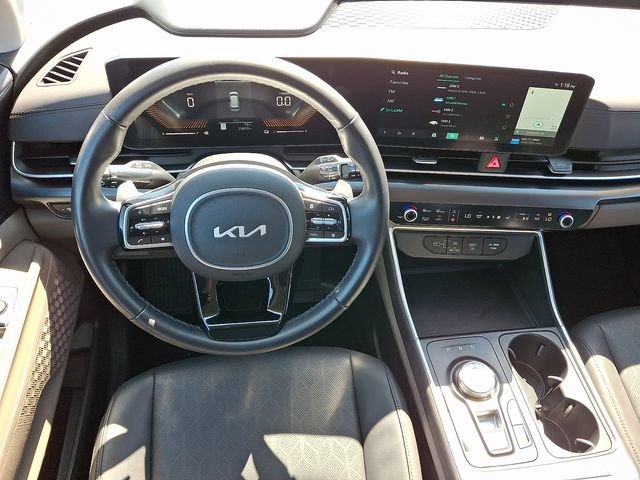 Certified 2026 Kia Carnival LXS FWD image 12