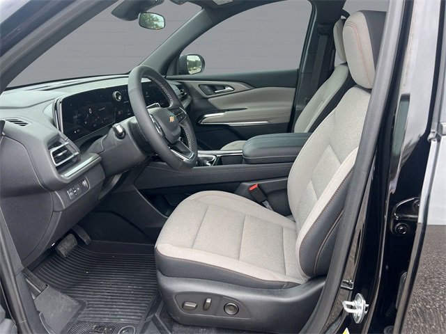 New 2025 Chevrolet Traverse LT w/ LPO, Floor Liner Package image 11