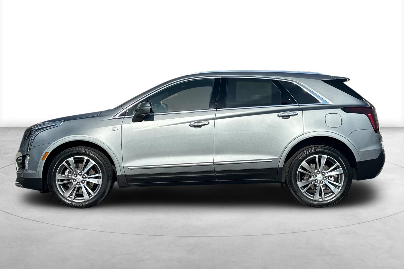 Used 2025 Cadillac XT5 Premium Luxury AWD/4WD image 3