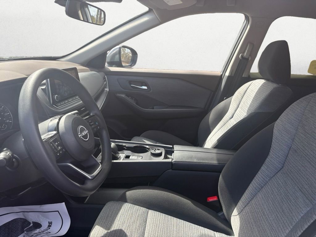 Used 2023 Nissan Rogue SV image 12