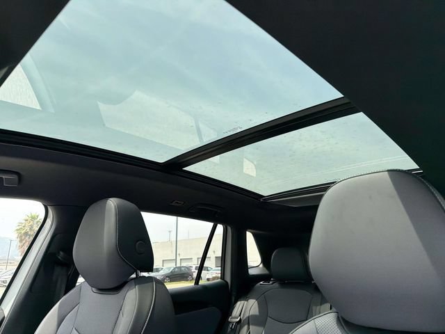 New 2026 Volkswagen Tiguan SE R-Line FWD image 9