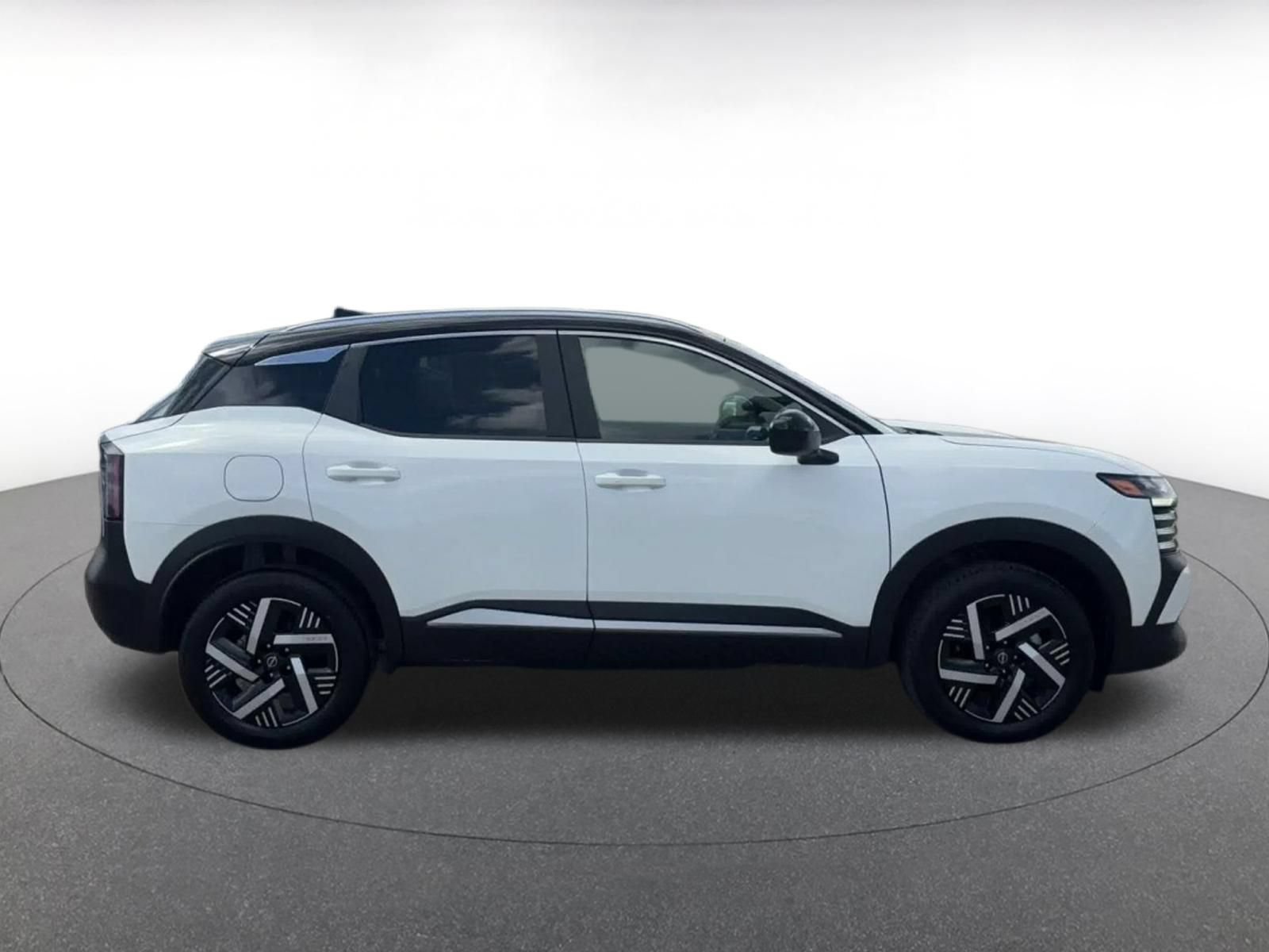 Used 2026 Nissan Kicks SV w/ Cold Weather Package FWD image 15
