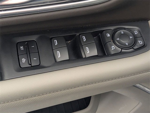 Used 2021 GMC Yukon XL SLT w/ SLT Luxury Plus Package image 11