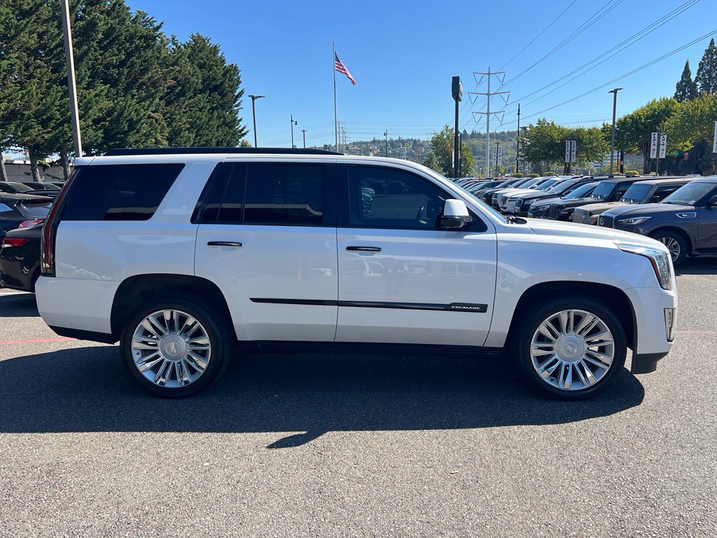 Used 2016 Cadillac Escalade Platinum AWD/4WD image 4