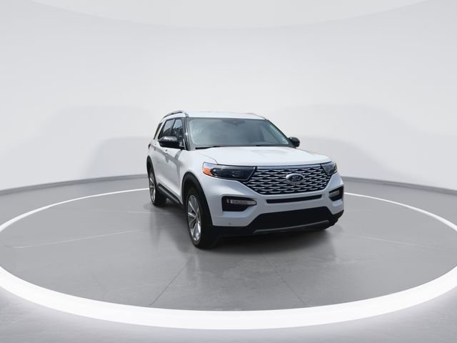 Used 2023 Ford Explorer Platinum AWD/4WD image 3
