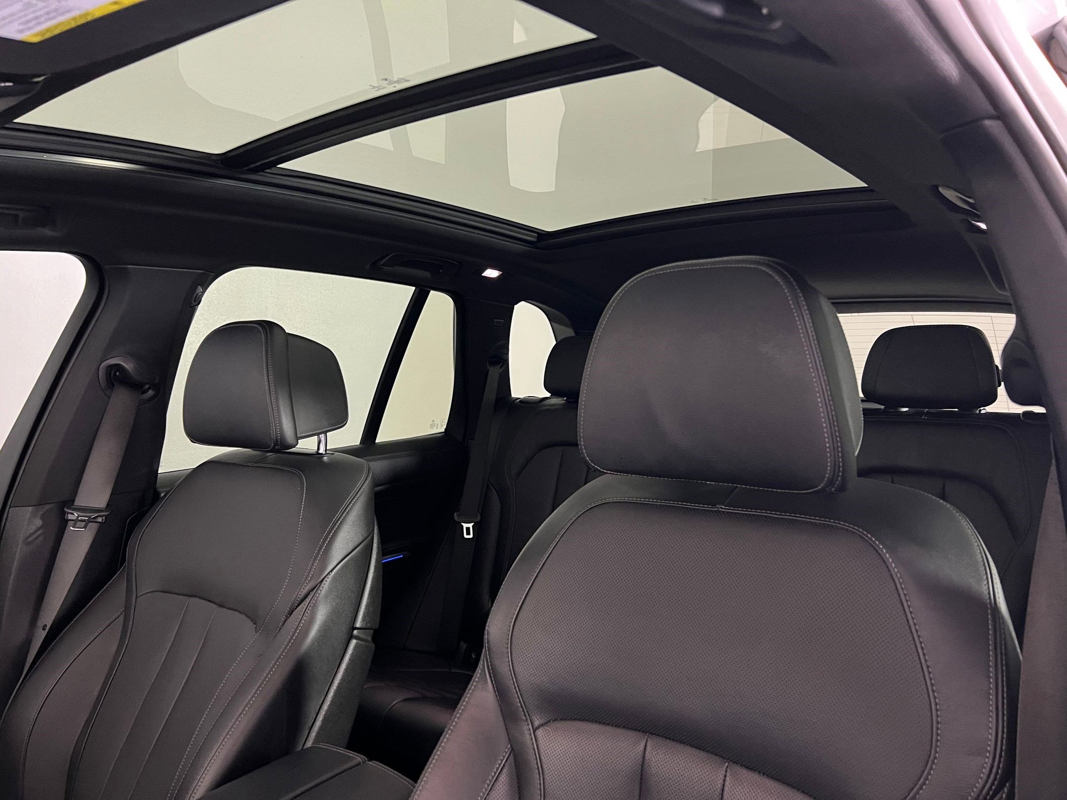 Used 2022 BMW X5 xDrive40i w/ M Sport Package image 24