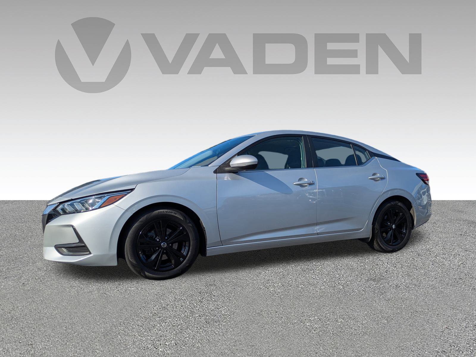 Used 2021 Nissan Sentra SV image 2