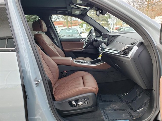 New 2026 BMW X5 xDrive50e w/ M Sport Package image 17