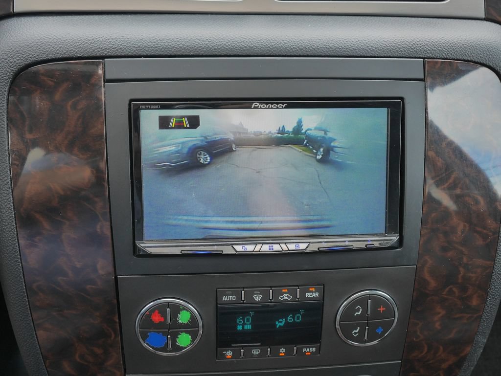 Used 2013 GMC Yukon XL Denali AWD/4WD image 35