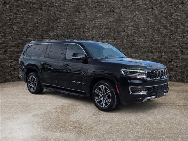 Used 2024 Jeep Wagoneer L Series II w/ Flexible Seating Group image 2