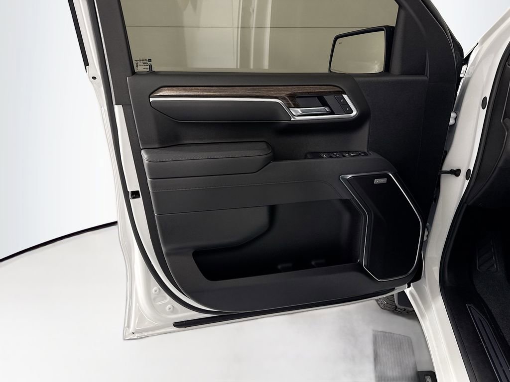 Used 2025 GMC Sierra 1500 Elevation w/ Elevation Premium Package image 24