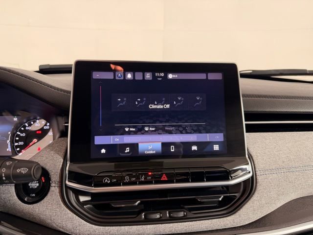 Used 2023 Jeep Compass Latitude image 23