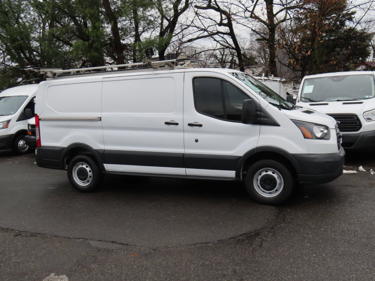 Used 2018 Ford Transit 250 130 Low Roof image 21