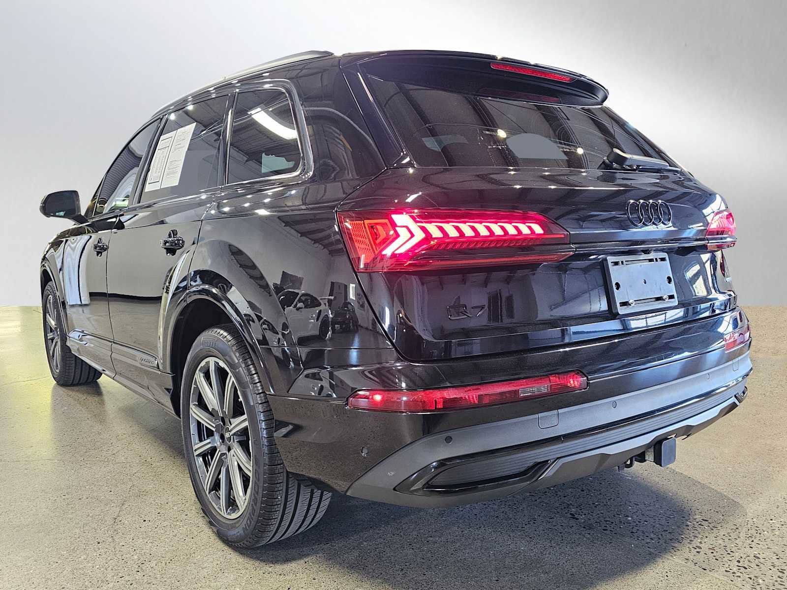 Used 2023 Audi Q7 2.0T Premium Plus w/ Premium Plus Package image 5