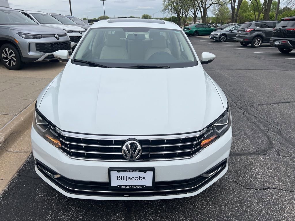 Used 2019 Volkswagen Passat 2.0T Wolfsburg w/ Wheels & Sunroof Package FWD image 9