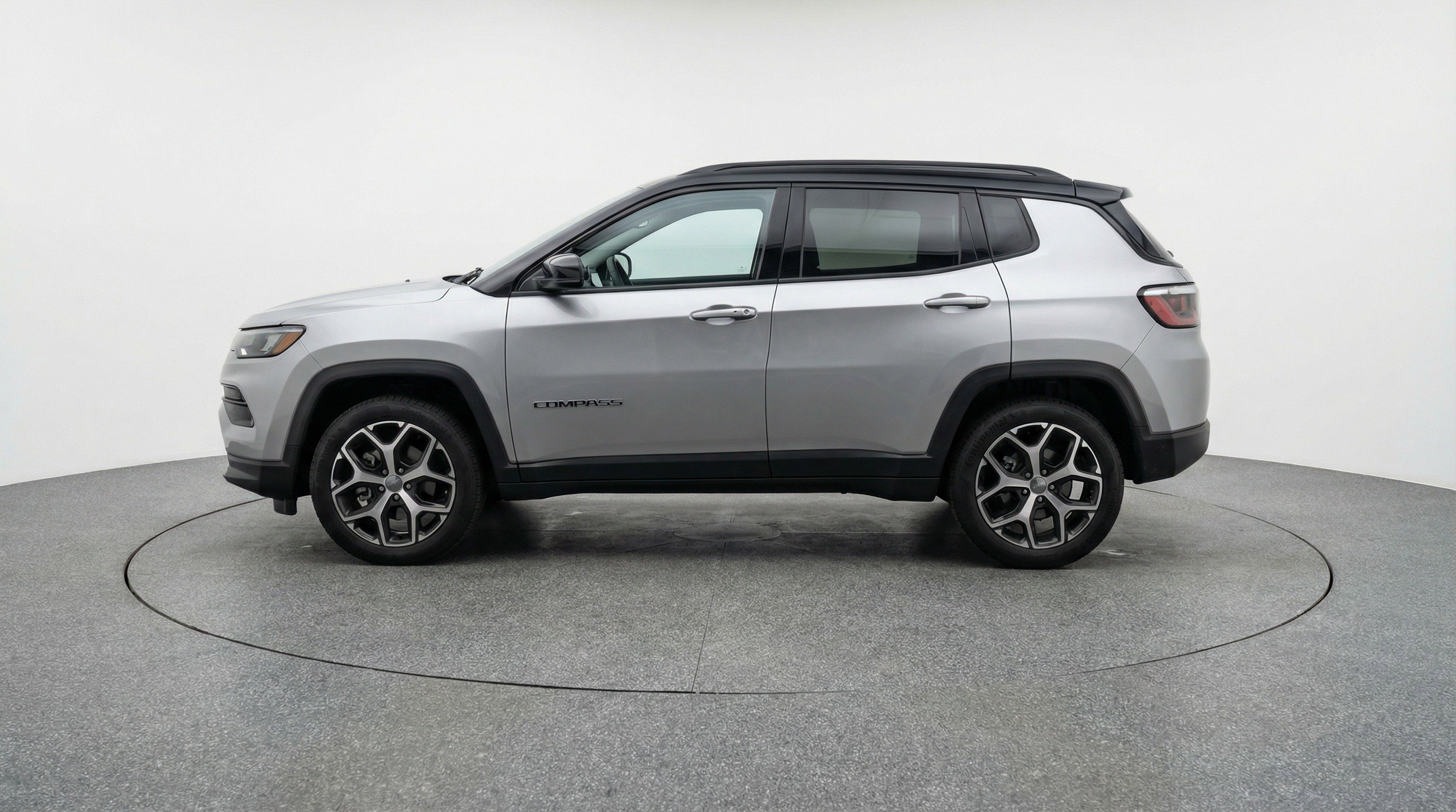 Used 2025 Jeep Compass Limited image 5