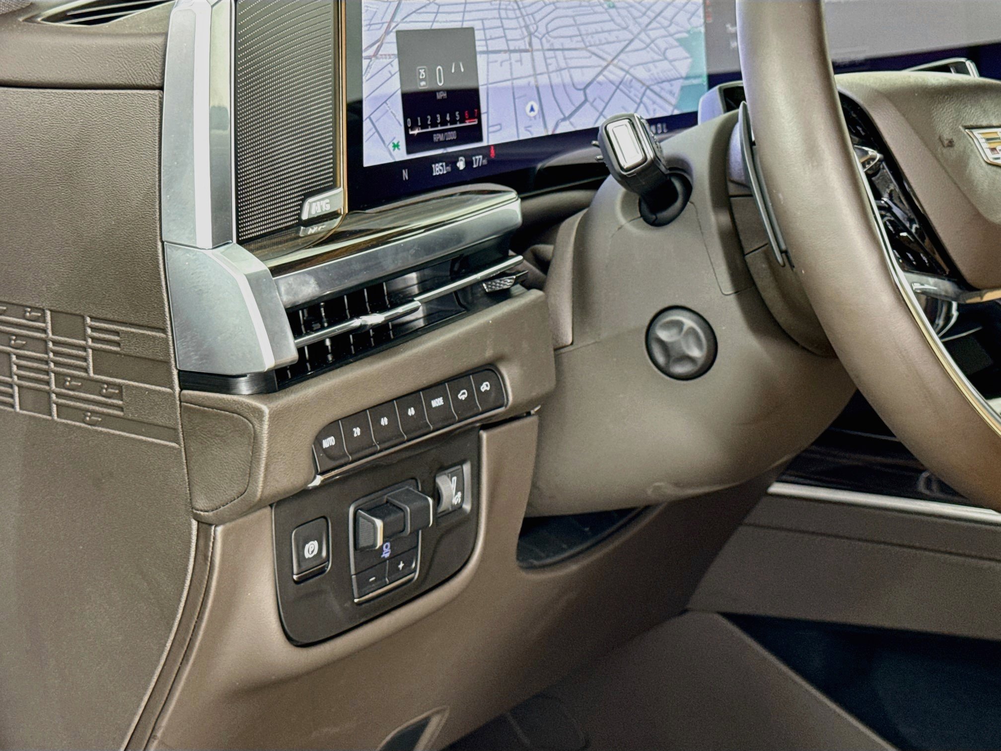 Used 2025 Cadillac Escalade ESV Premium Luxury w/ Touring Package AWD/4WD image 12