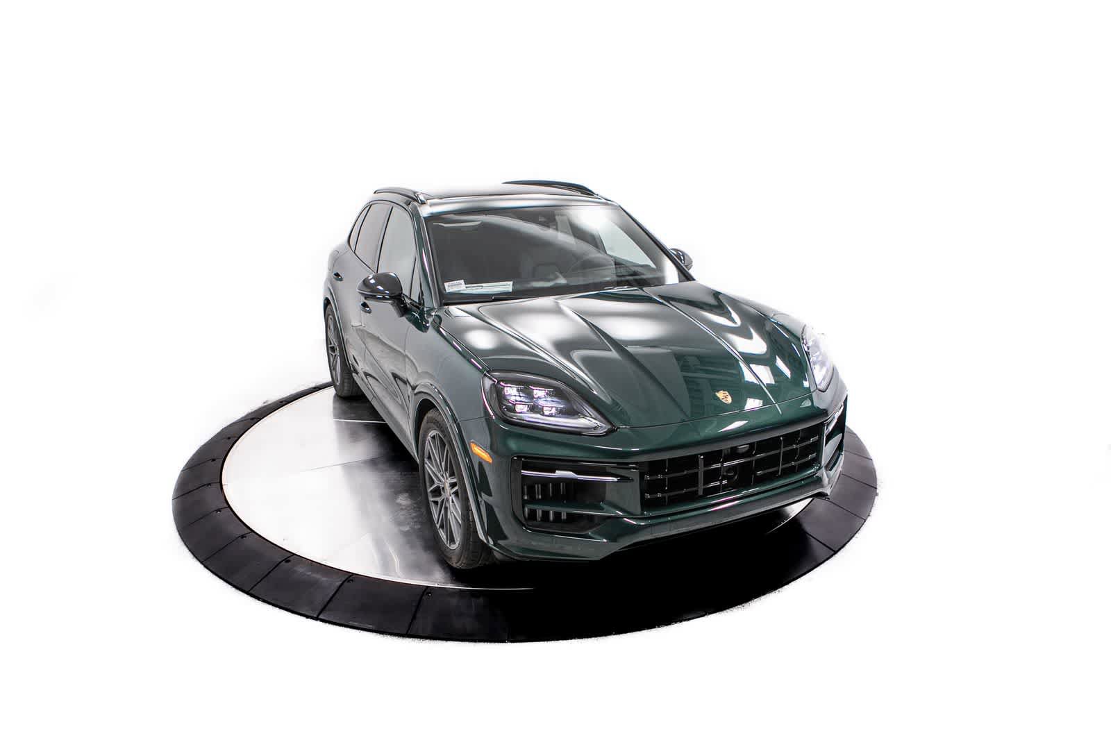 New 2025 Porsche Cayenne GTS image 22