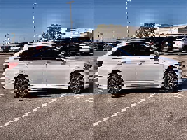 Used 2019 Honda Accord Touring image 7