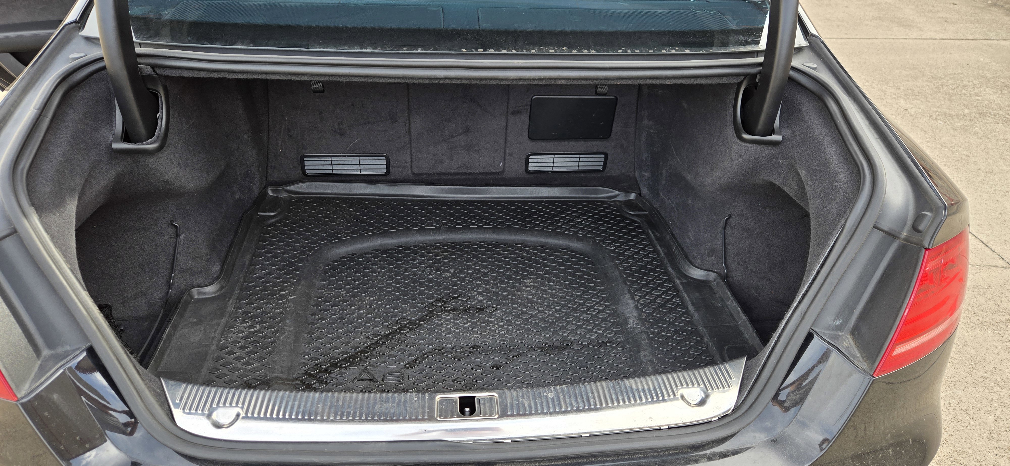 Used 2014 Audi A8 L 3.0T w/ Premium Package image 21