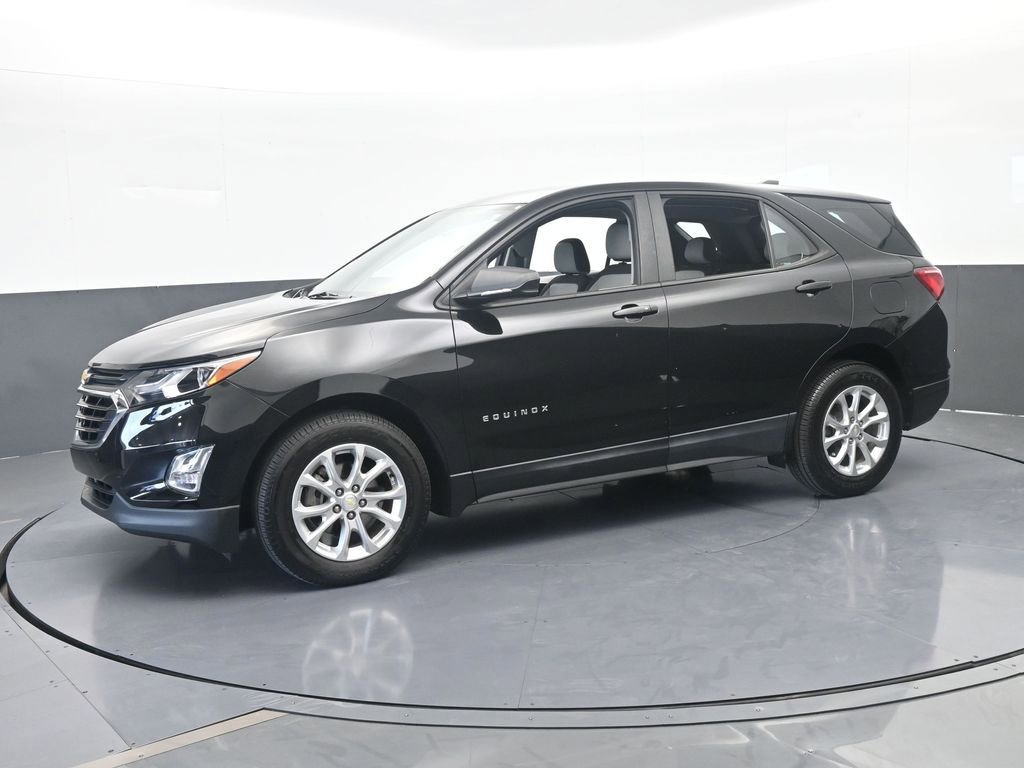 Used 2021 Chevrolet Equinox LS FWD image 2