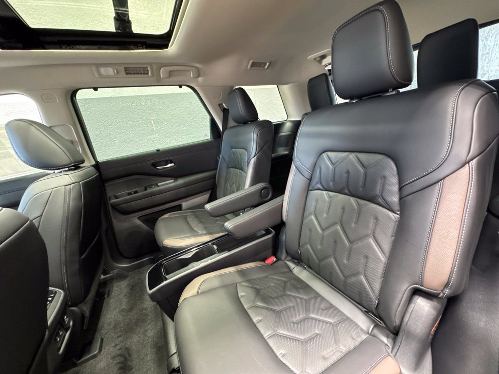 New 2026 Nissan Pathfinder Platinum w/ Accent Package AWD/4WD image 20