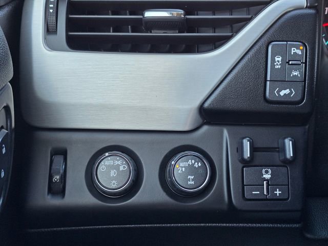 Used 2018 GMC Yukon SLT w/ HD Trailering Package AWD/4WD image 36