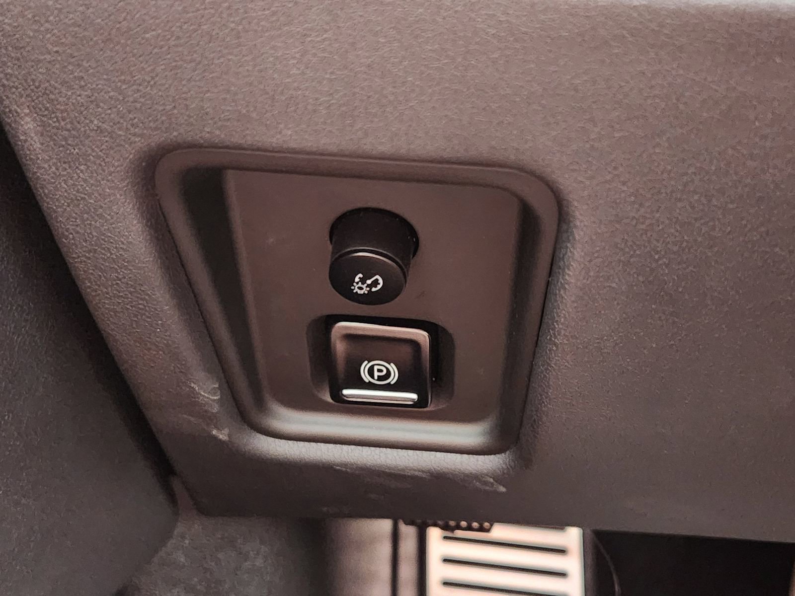 Used 2025 Chevrolet Corvette Stingray Coupe w/ Battery Protection Package image 26