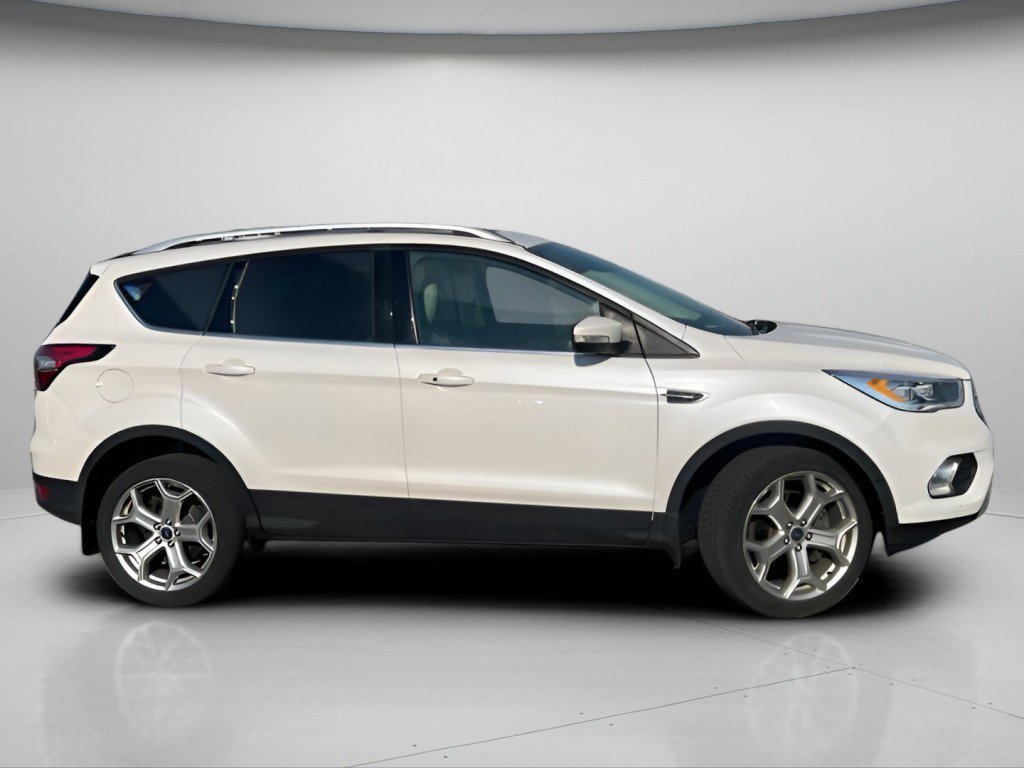 Used 2018 Ford Escape Titanium w/ Ford Safe & Smart Package AWD/4WD image 4