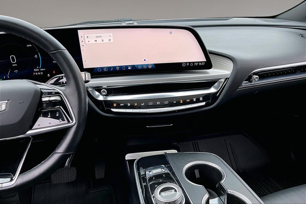 Certified 2024 Cadillac Lyriq Luxury RWD image 6