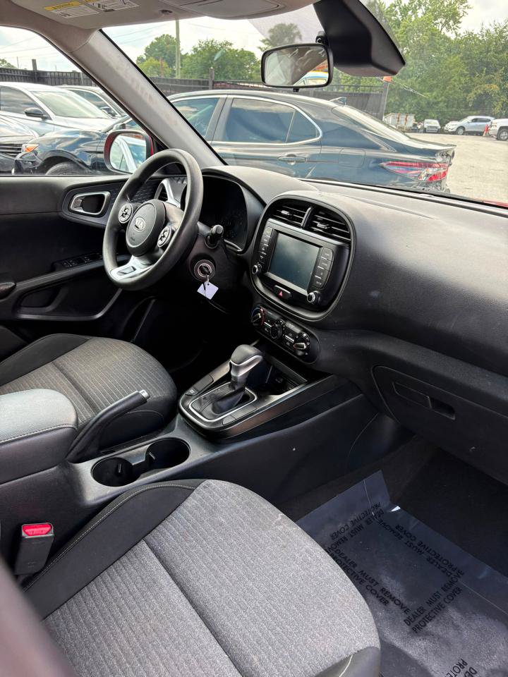 Used 2021 Kia Soul S FWD image 17