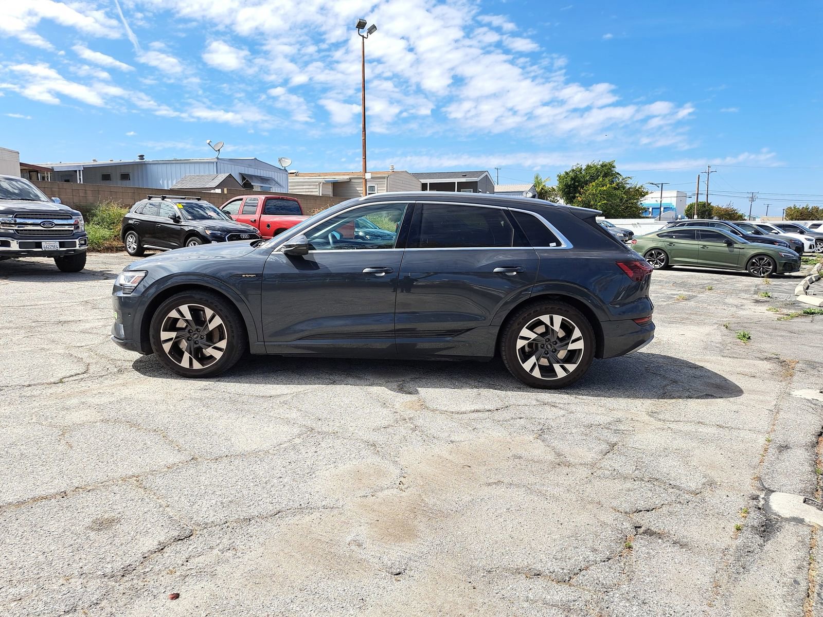 Used 2023 Audi e-tron Premium Plus w/ Premium Plus Package AWD/4WD image 8
