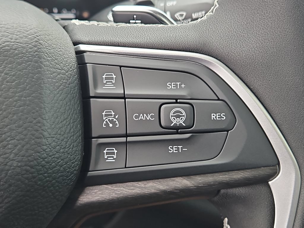 New 2026 Jeep Grand Cherokee Limited w/ Limited Altitude Package AWD/4WD image 23