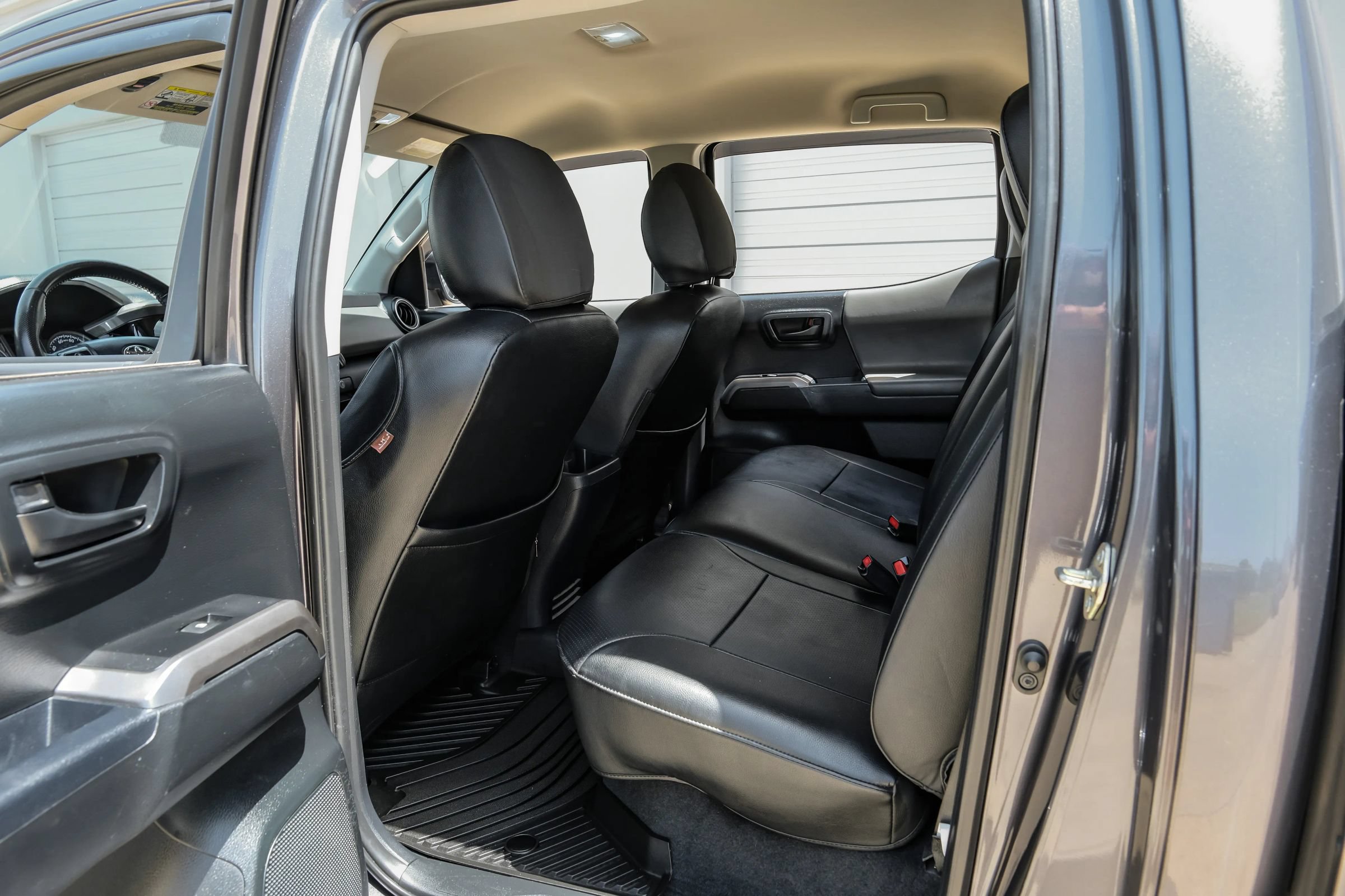 Used 2017 Toyota Tacoma SR5 RWD image 33