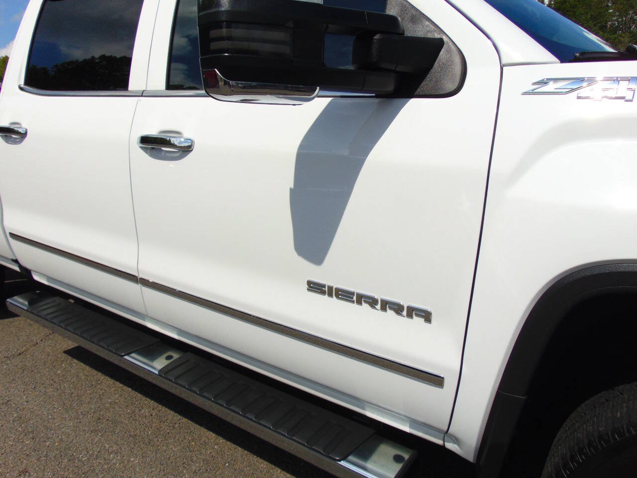 Used 2018 GMC Sierra 1500 SLT AWD/4WD image 44