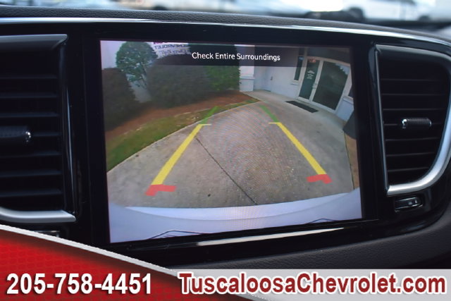 Used 2024 Chrysler Pacifica Touring-L FWD image 42